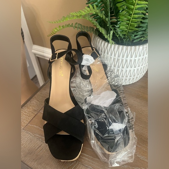 Shoedazzle Tina Crossover Sandals Black Raffia Block Heel Ankle Straps Size 9.5 - Picture 4 of 14